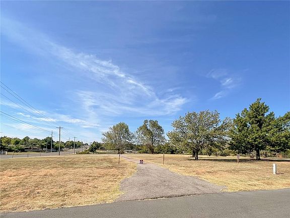 2nd image of 9809 SE 15th St