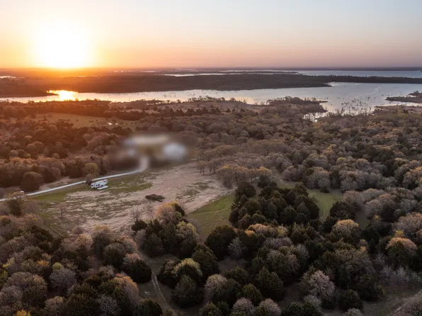 1635 Bloomfield Rd, Valley View, TX 76272