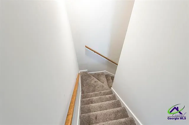 127 Grove Ln — Photo 40