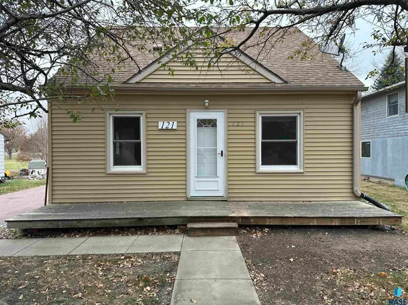 121 N Davidson St, Luverne, MN 56156