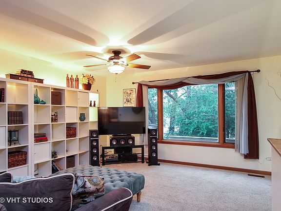 2nd image of 6112 Acorn Ln
