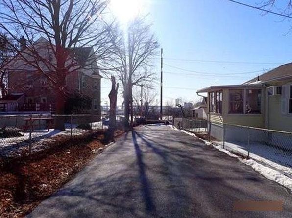 1402 Beale St, Linwood, PA 19061