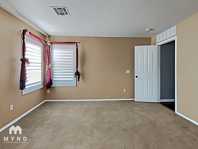 2157 S Luther — Photo 16
