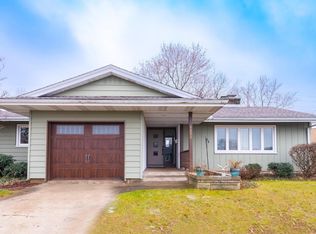 1202 Jefferson St, Pekin, IL 61554