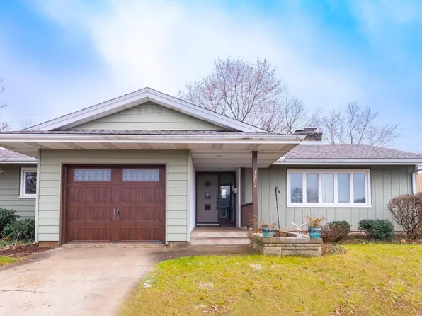 1202 Jefferson St, Pekin, IL 61554