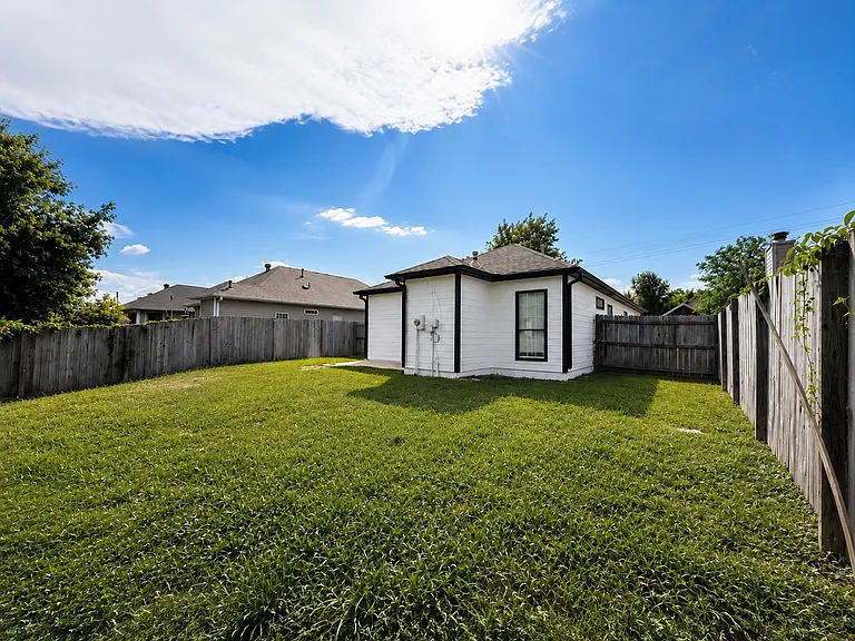 523 Walker Rd — Photo 25