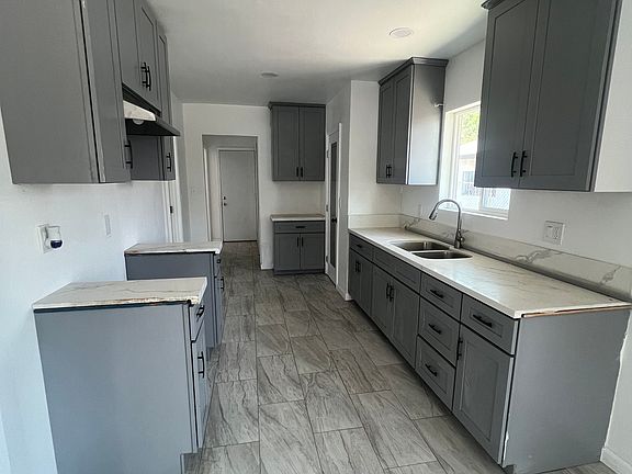 4th image of 350 W 13th St