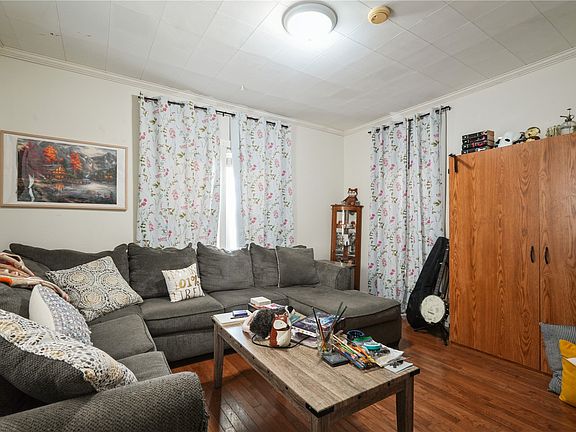 4th image of 714 E Ave Nw