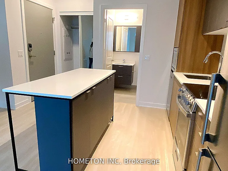 50 Upper Mall Way #B528 — Photo 6