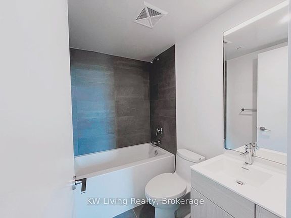 4th image of 28 Eastern Ave #635