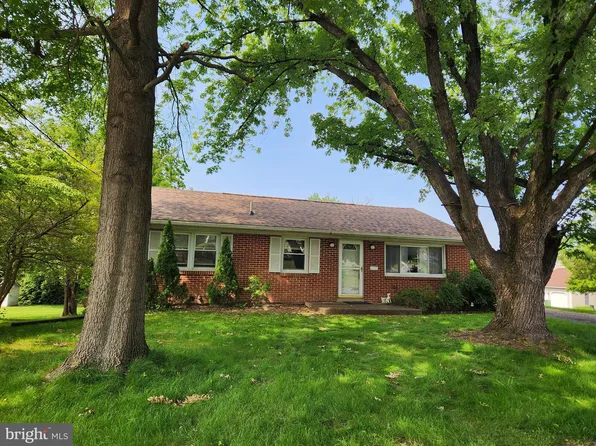 2207 Walker Mill Rd, Harrisburg, PA 17110