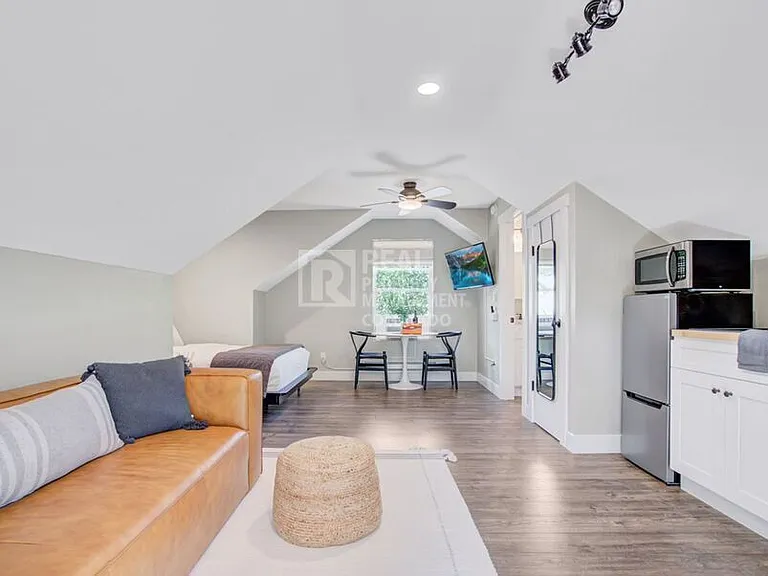 2110 W Pikes Peak Ave #B — Photo 4