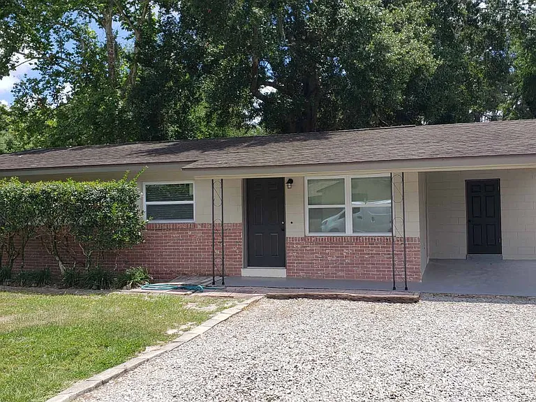 224 W Highland St — Photo 1