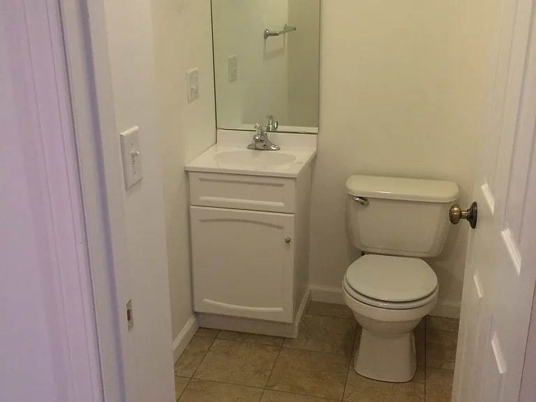 623 Kenwood Ave — Photo 13