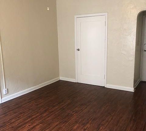 4th image of 570 N Kenmore Ave APT 100