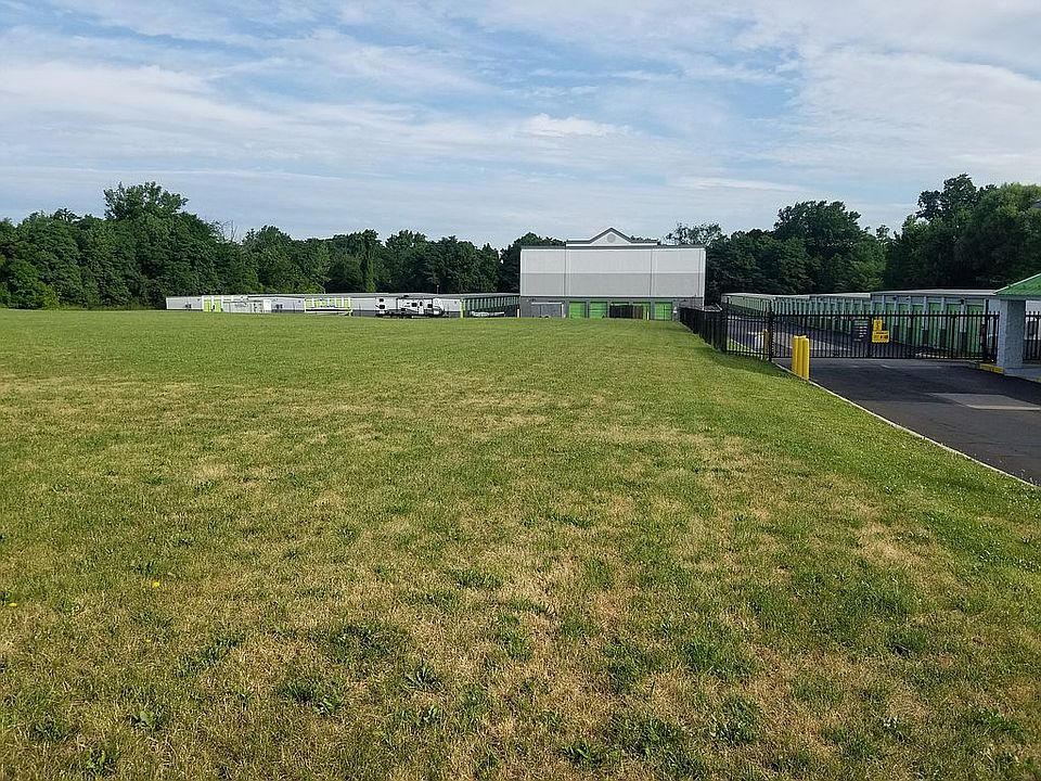 2nd image of 700 Bristol Pike