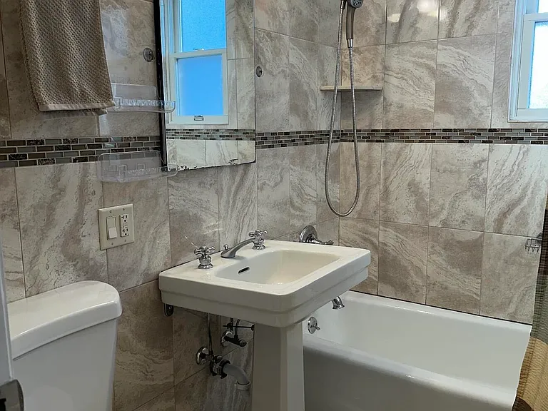 210 Liberty Ave — Photo 15