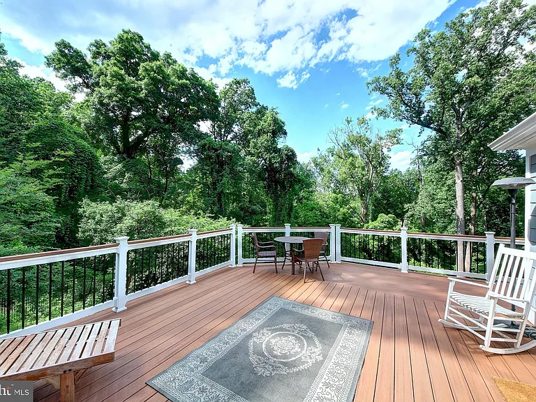8232 Kerry Ct — Photo 4