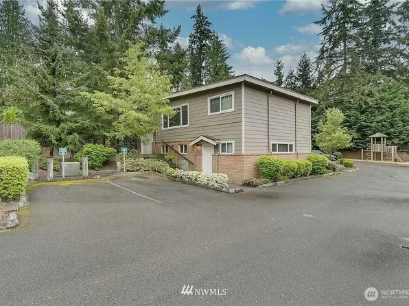 20417 26th Ave W #1, Lynnwood, WA 98036