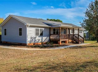 530 Corinth Church Rd, Winder, GA 30680