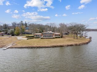 3145 E Lake Shore Dr, Wonder Lake, IL 60097