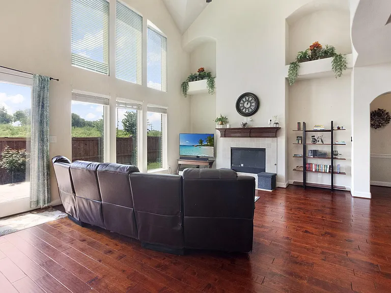 2573 Hannah Cir — Photo 5