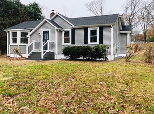 10 Tuckahoe Rd, Sound Beach, NY 11789