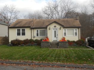 751 Brooklyn Mountain Rd, Hopatcong, NJ 07843