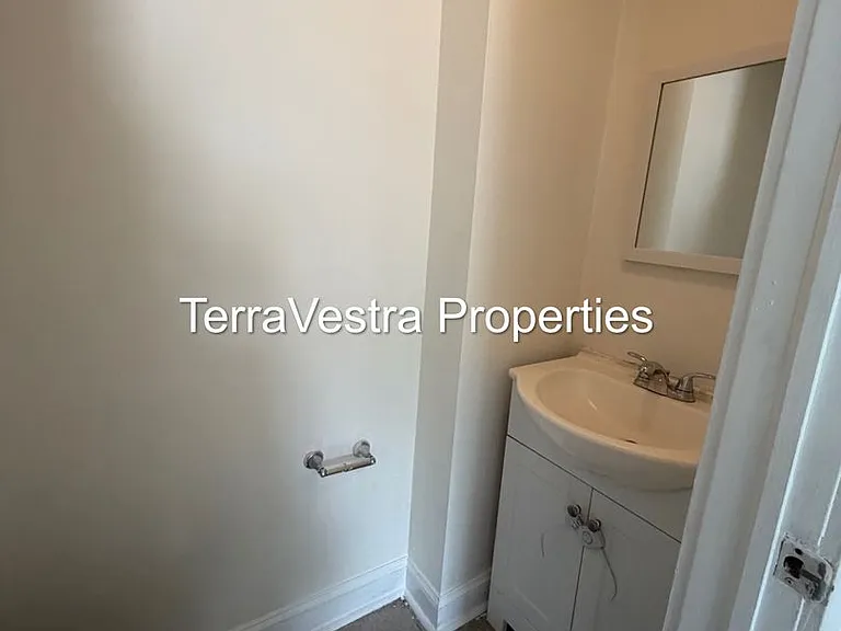 130-132 W McNeal St — Photo 6