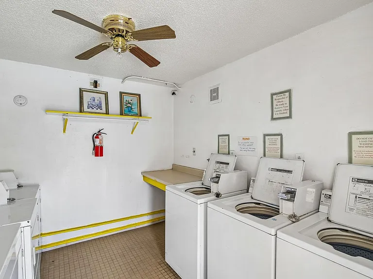 Catalina View Apartments — Photo 47