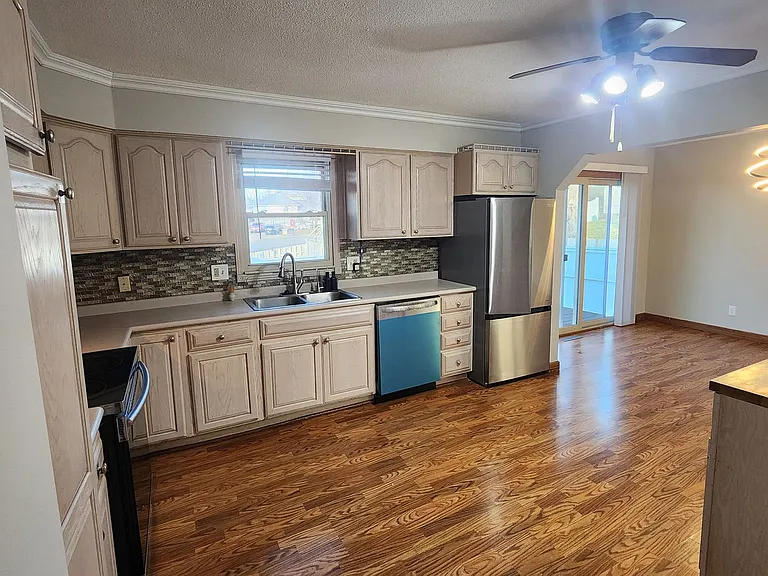 11430 Sunburst St — Photo 5