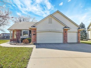 257 S Maple Dunes Ct, Wichita, KS 67235
