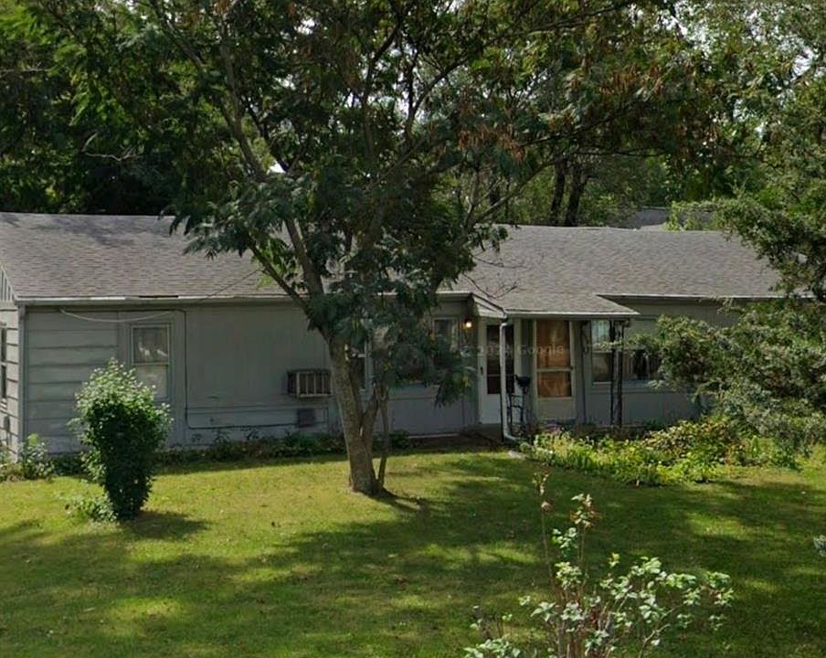 1st image of 207 King Ave