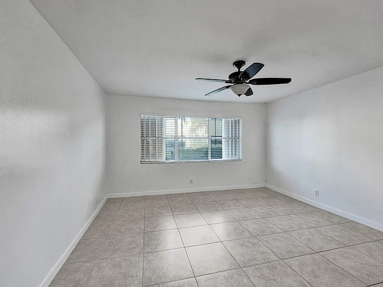 600 SE 2nd Ave #K2 — Photo 10