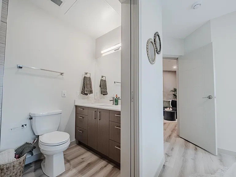 10020 101a Ave NW — Photo 72