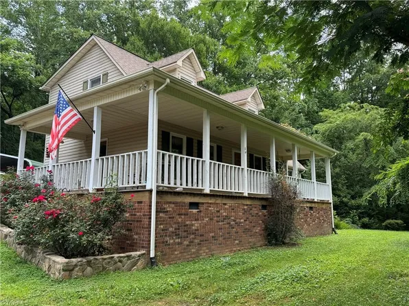 3759 Mount Sinai Rd, North Wilkesboro, NC 28659