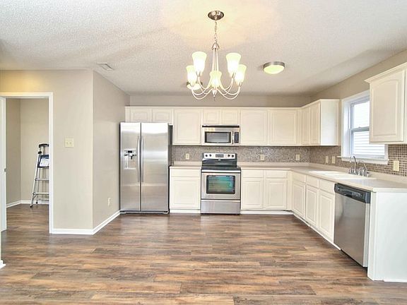 5th image of 15407 Border Dr
