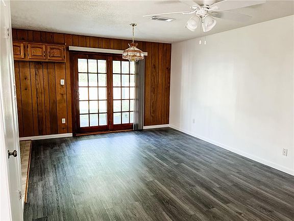 4th image of 372 Westmeade Dr