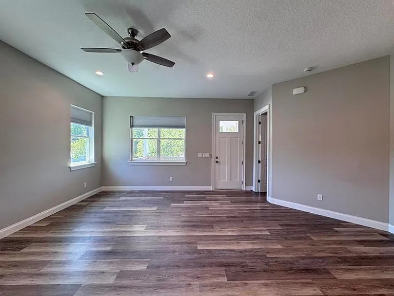 356 Seminole Dr — Photo 7
