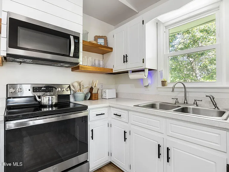 111 Ocean Oaks Dr — Photo 3