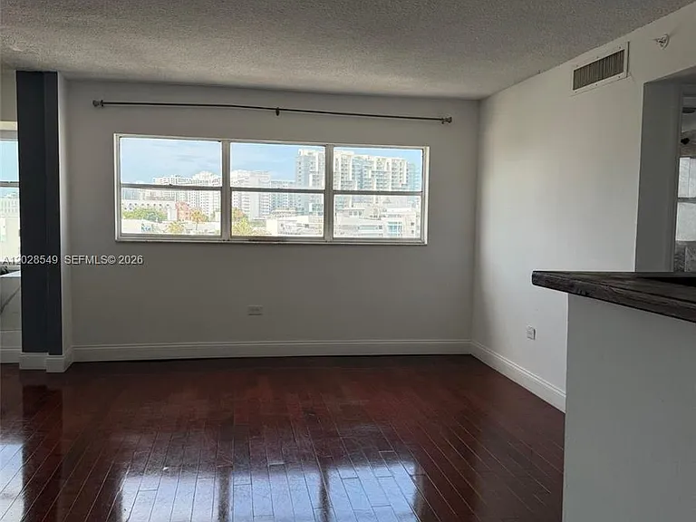1881 Washington Ave #7C — Photo 6