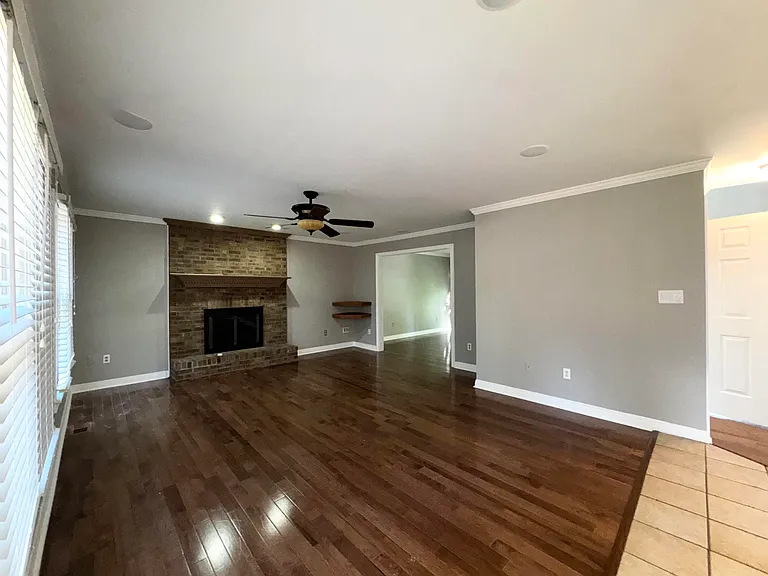 2149 Palomar Trace Dr — Photo 11
