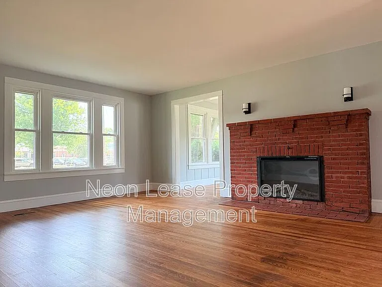 880 S State St #1 — Photo 5