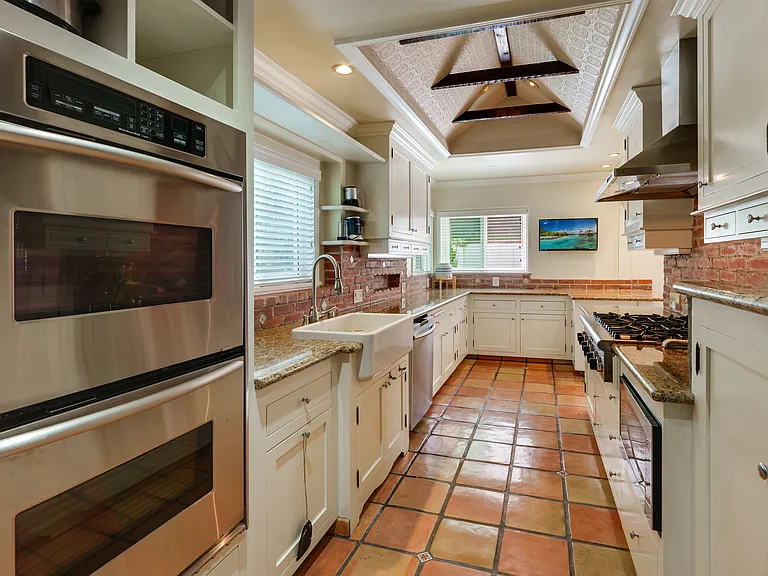 3740 Lankershim Blvd — Photo 6