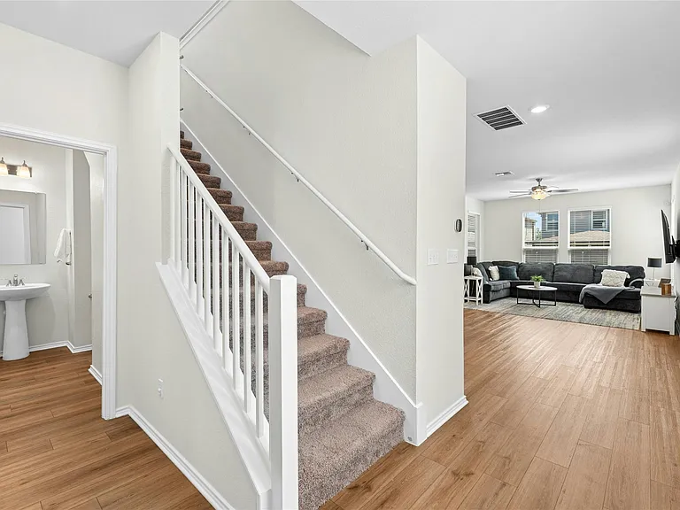 1124 Aronia Ln — Photo 14