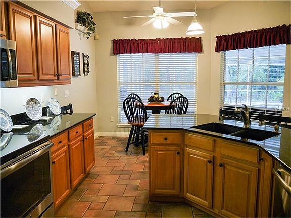 4th image of 7340 Millbrook Oaks Dr