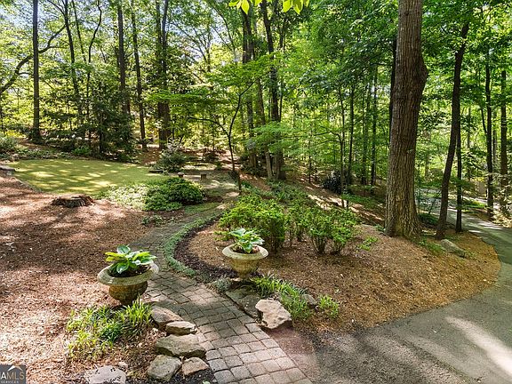 2nd image of 1575 Northridge Rd NE