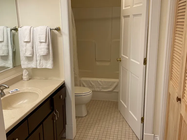 840 State St #8 — Photo 9
