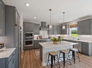 2071 Kestrel Dr, Shakopee, MN 55379