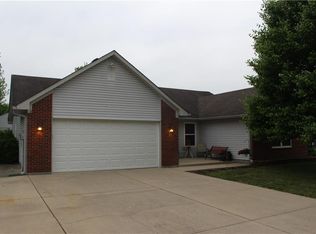 908 Moonlight Ct, Mooresville, IN
